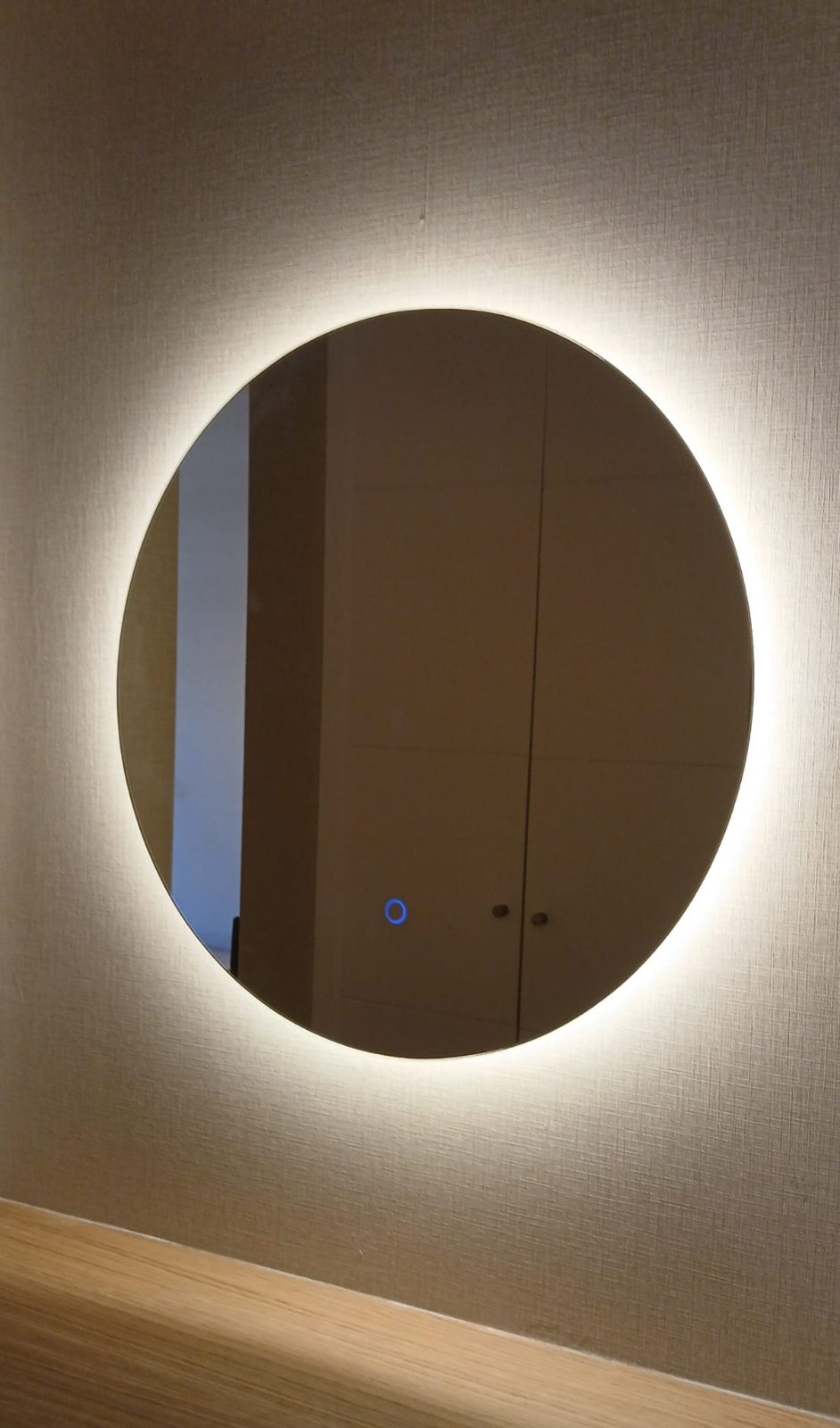Espejo circular con retroiluminación LED